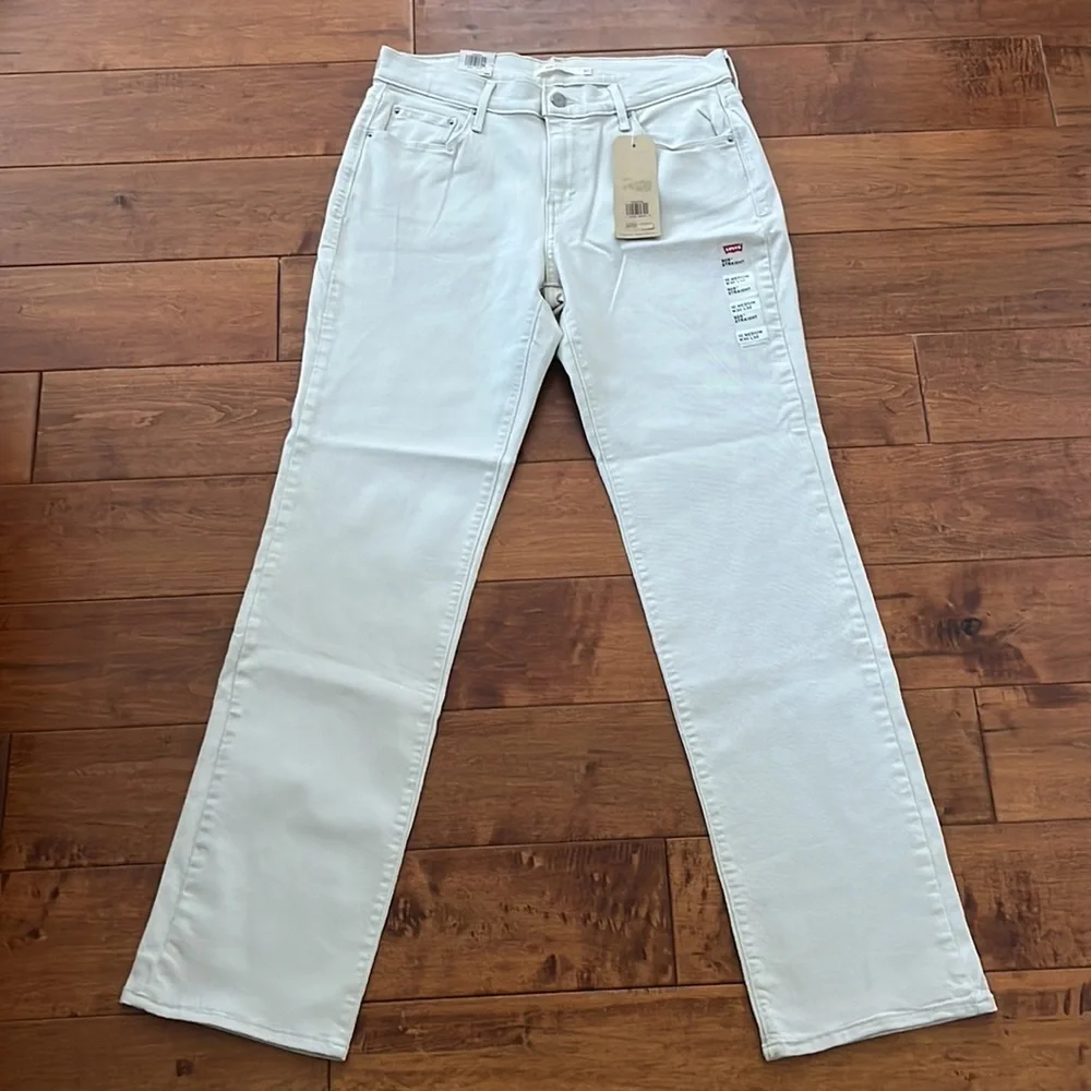 NWT Men Levi’s 505 Straight mid rise W30 L 32 khaki jeans